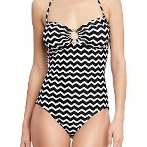 Like 🆕 Old Navy Black|White Chevron Swimsuit